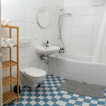 Design Ferienoase Mit Einzelbetten - 2 Schlafzimmer - Waschmaschine - Parkplatz