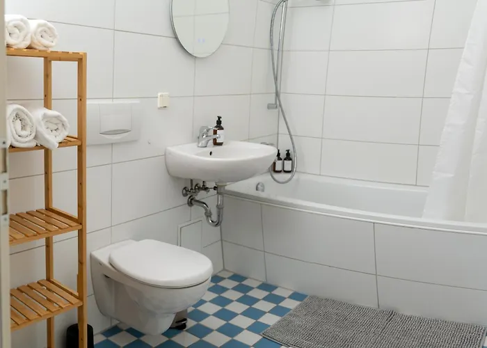 Design Ferienoase Mit Einzelbetten - 2 Schlafzimmer - Waschmaschine - Parkplatz